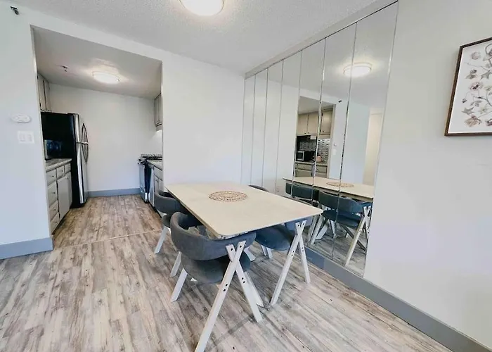 The Hartford Skyline - Stylish Downtown Condo With Wifi Gym