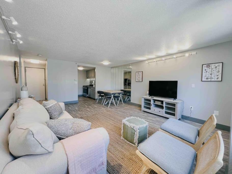 The Skyline - Stylish Downtown With Wifi Gym *