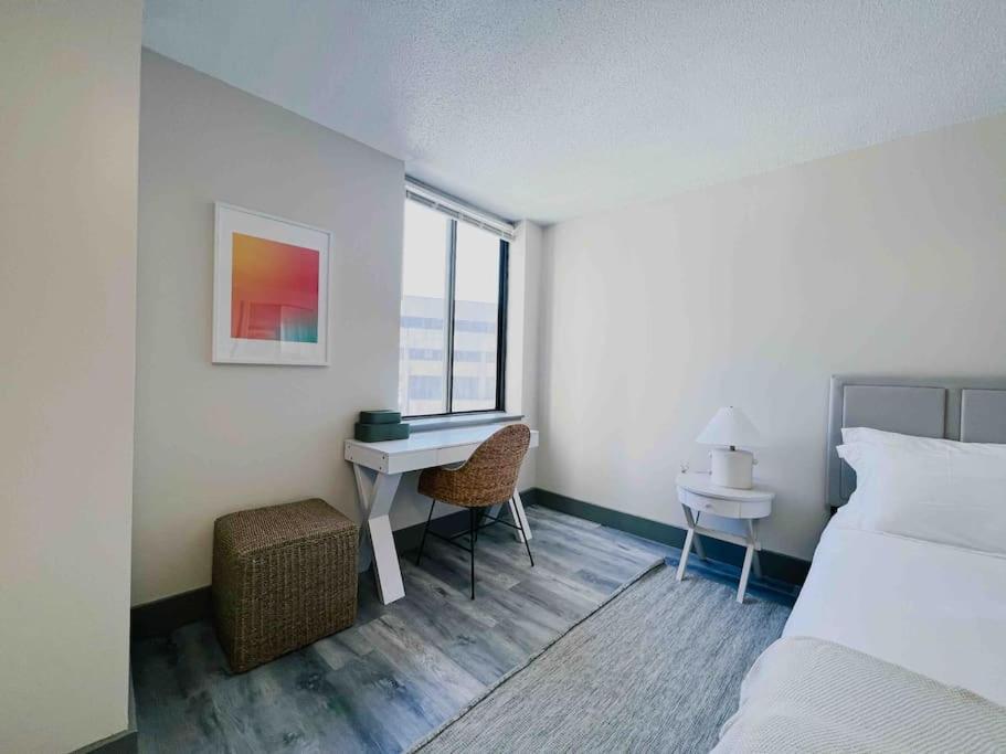 The Skyline - Stylish Downtown With Wifi Gym